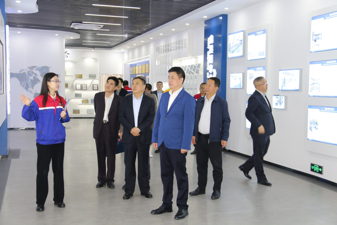 青岛市政协副主席、市工商联主席崔作一行莅临NG28股份调研考察